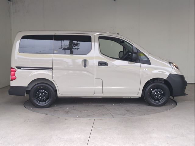 NISSAN NV200 VANETTE VAN 2026 Image 31