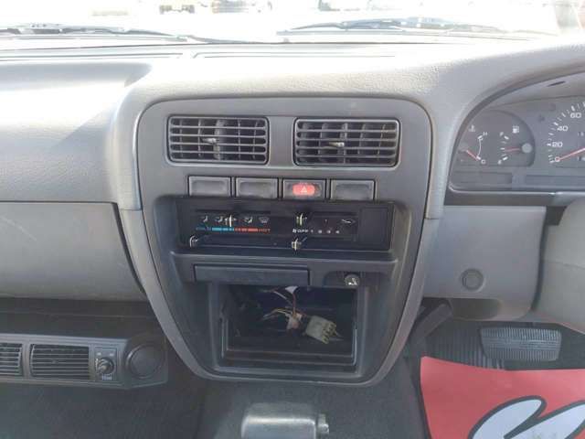 NISSAN DATSUN 2WD 1994 Image 31