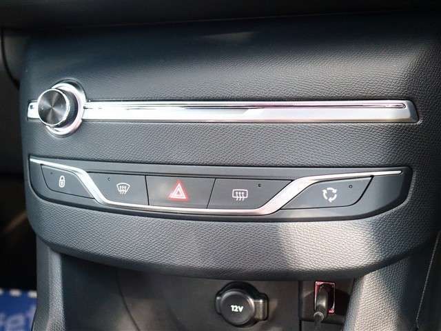 PEUGEOT 308 2019 Image 31