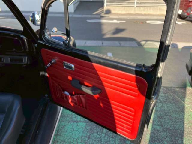 VOLKSWAGEN BEETLE 1998 Image 31