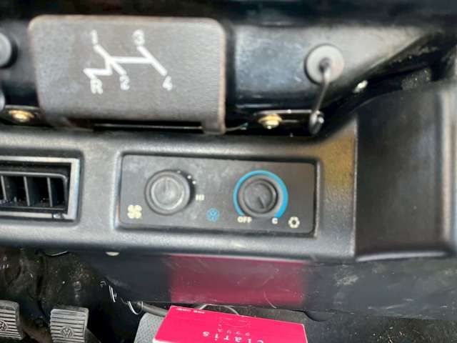 VOLKSWAGEN BEETLE 1998 Image 31