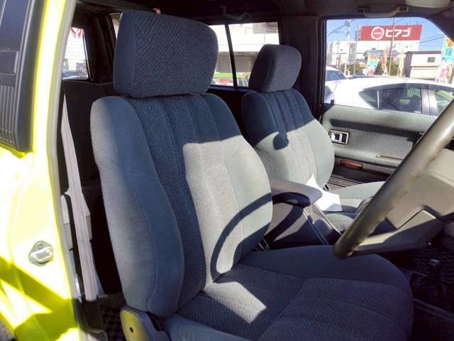 TOYOTA HILUXSURF WAGON 2WD 1986 Image 31