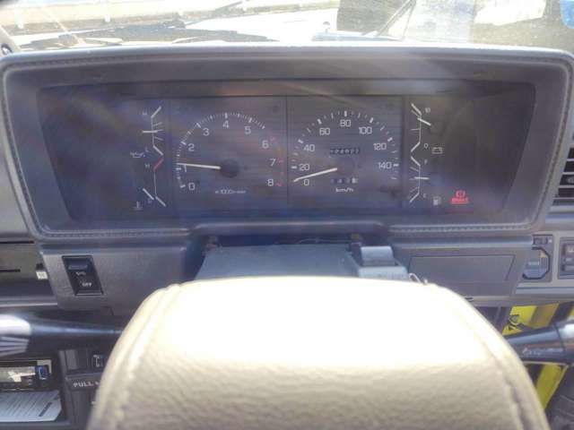 TOYOTA HILUXSURF WAGON 2WD 1986 Image 31