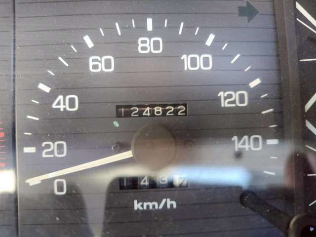 TOYOTA HILUXSURF WAGON 2WD 1986 Image 31