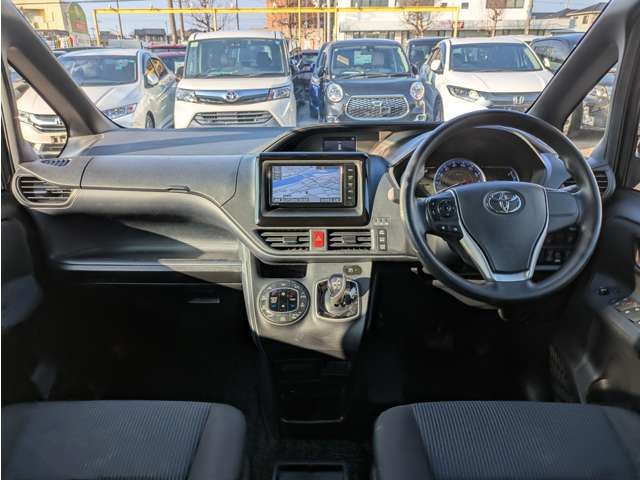 TOYOTA NOAH HYBRID 4WD 2015 Image 31