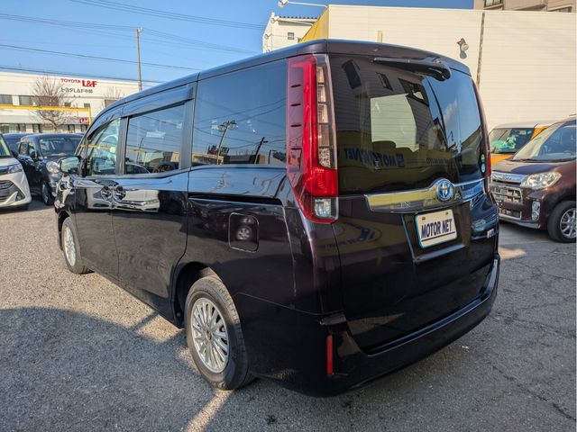 TOYOTA NOAH HYBRID 4WD 2015 Image 31