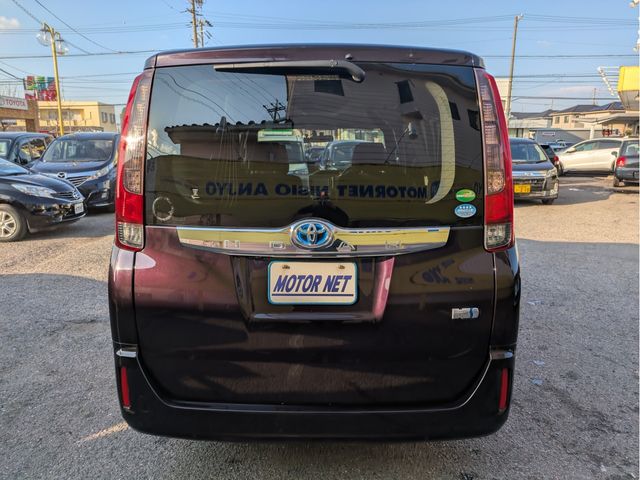 TOYOTA NOAH HYBRID 4WD 2015 Image 31