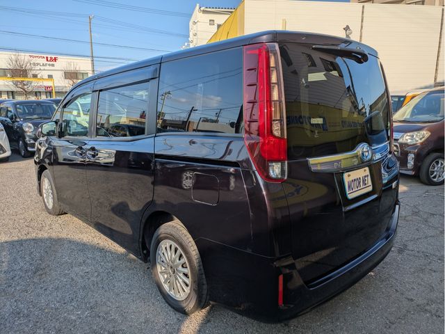 TOYOTA NOAH HYBRID 4WD 2015 Image 31