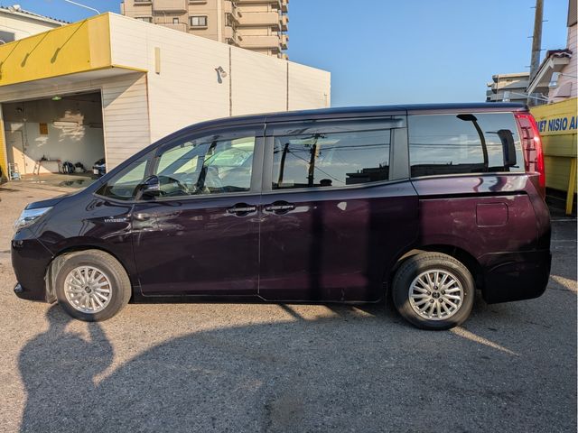 TOYOTA NOAH HYBRID 4WD 2015 Image 31