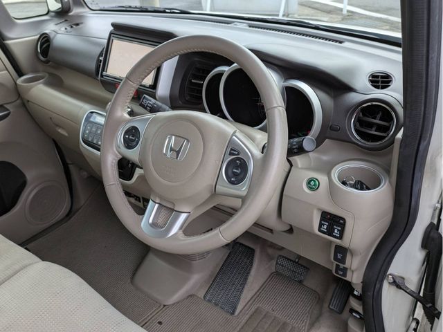 HONDA N BOX 2016 Image 31