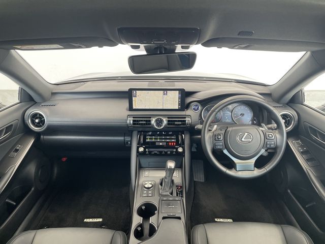 TOYOTA LEXUS IS300H 2022 Image 31