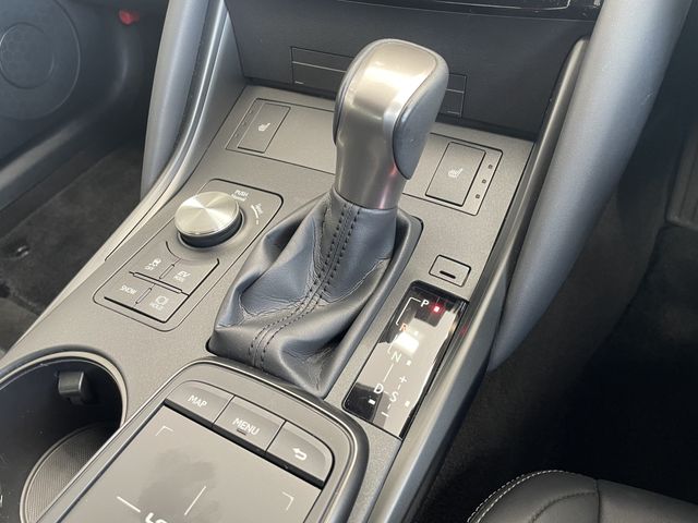 TOYOTA LEXUS IS300H 2022 Image 31