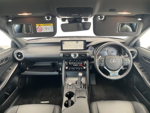 TOYOTA LEXUS IS300H 2022 Image 31