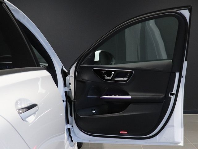 MERCEDES BENZ C CLAS 2025 Image 31