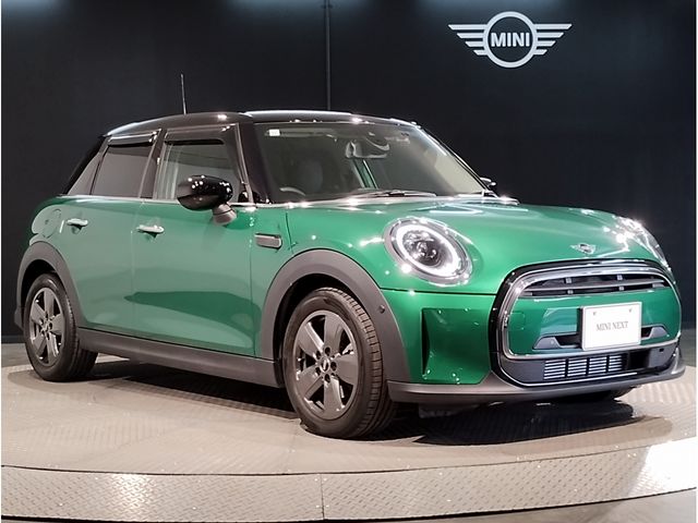 BMW MINI COOPER D 5DOOR 2023 Image 31