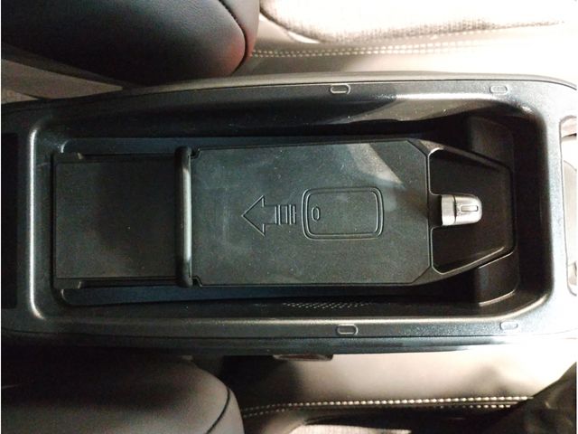 BMW MINI COOPER D 5DOOR 2023 Image 31