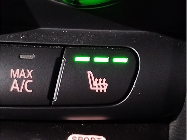 BMW MINI COOPER D 5DOOR 2023 Image 31