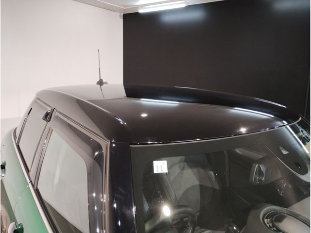 BMW MINI COOPER D 5DOOR 2023 Image 31