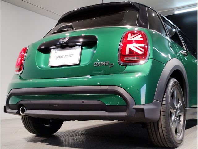 BMW MINI COOPER D 5DOOR 2023 Image 31