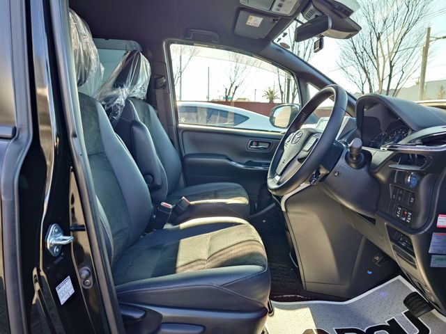 TOYOTA VOXY HYBRID 2020 Image 31