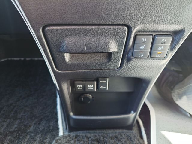 TOYOTA VOXY HYBRID 2020 Image 31