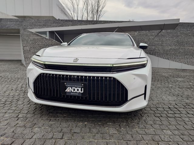 TOYOTA CROWN SEDAN HYBRID 2025 Image 31