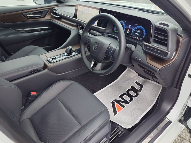 TOYOTA CROWN SEDAN HYBRID 2025 Image 31