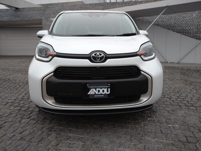 TOYOTA SIENTA HYBRID 2025 Image 31