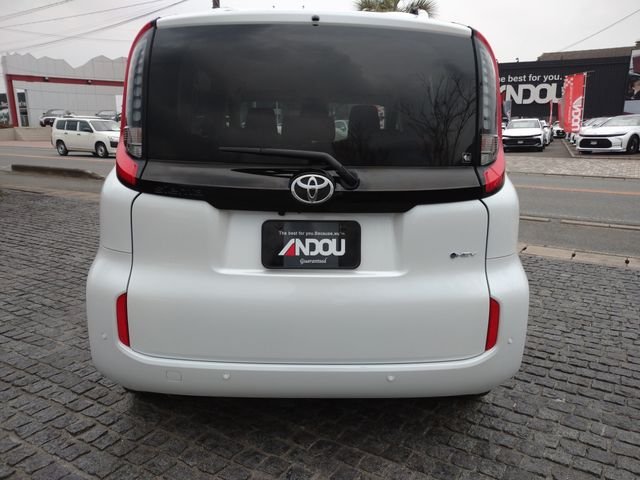 TOYOTA SIENTA HYBRID 2025 Image 31