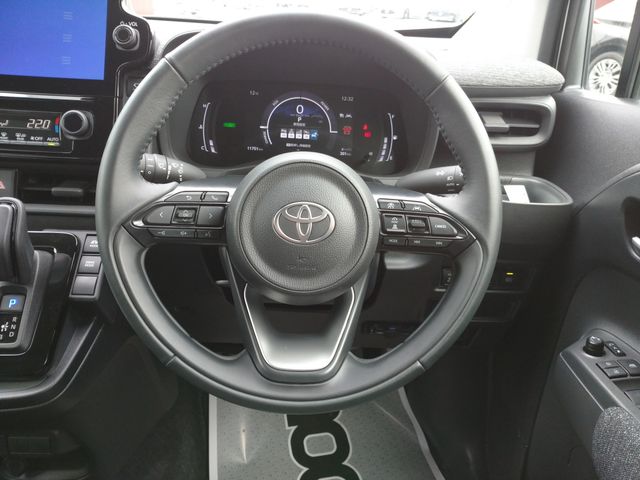 TOYOTA SIENTA HYBRID 2025 Image 31