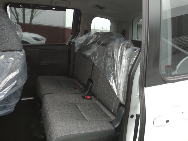 TOYOTA SIENTA HYBRID 2025 Image 31