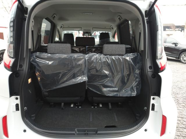 TOYOTA SIENTA HYBRID 2025 Image 31