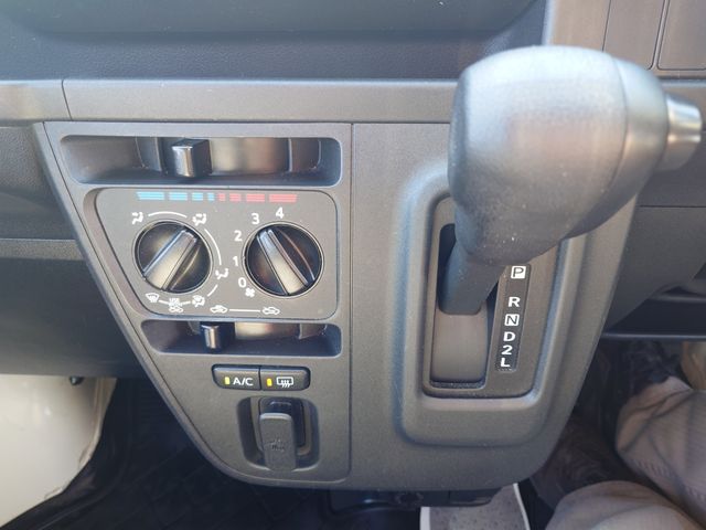 DAIHATSU HIJET CARGO 2021 Image 31