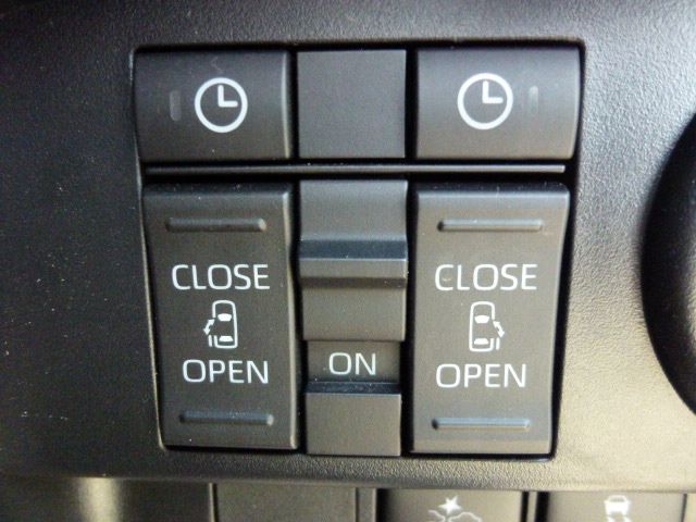 TOYOTA ROOMY 4WD 2023 Image 31