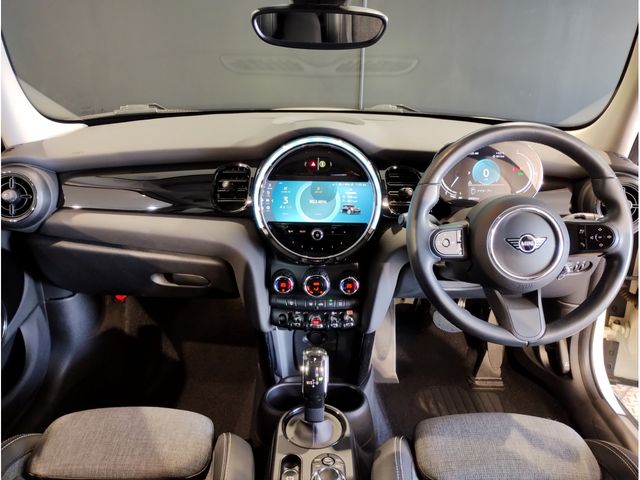 BMW MINI COOPER D 5DOOR 2021 Image 31