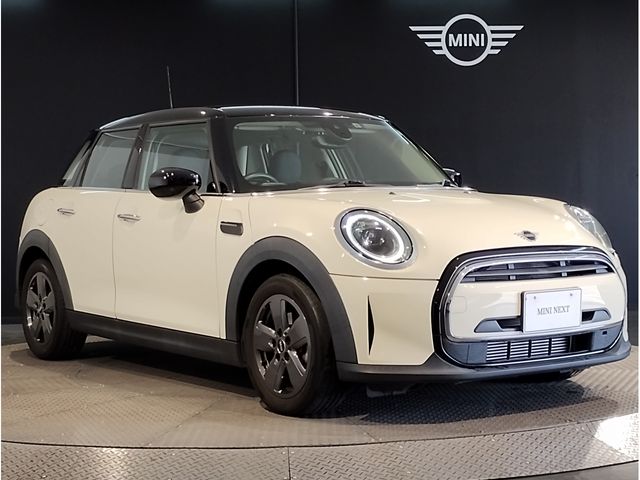 BMW MINI COOPER D 5DOOR 2021 Image 31