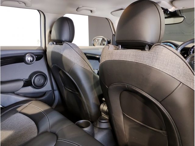 BMW MINI COOPER D 5DOOR 2021 Image 31