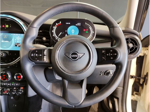 BMW MINI COOPER D 5DOOR 2021 Image 31