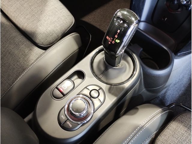 BMW MINI COOPER D 5DOOR 2021 Image 31