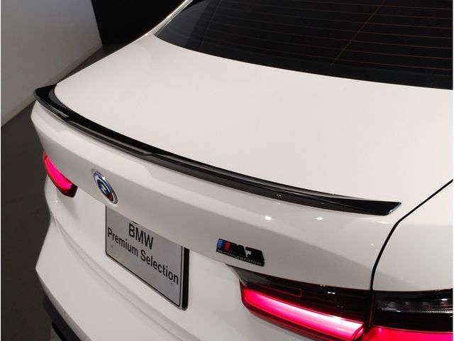 BMW M3 SEDAN 2023 Image 31