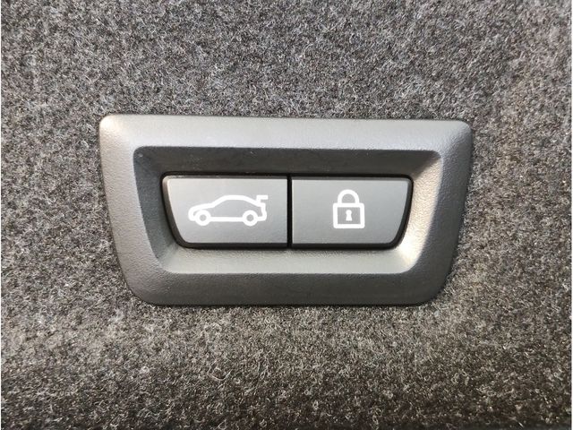 BMW M3 SEDAN 2023 Image 31