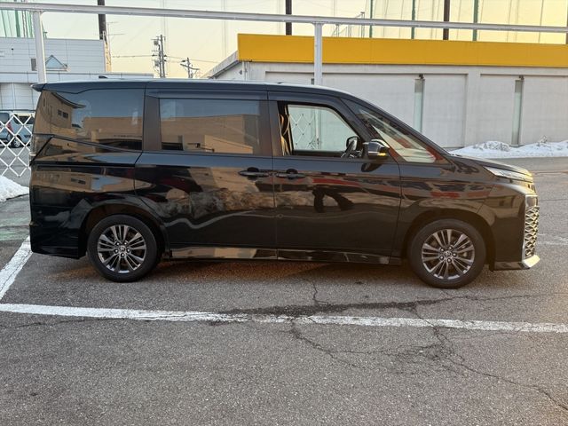 TOYOTA VOXY 2023 Image 31