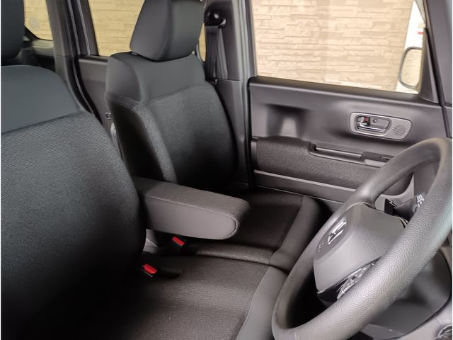 HONDA N BOX CUSTOM 2023 Image 31