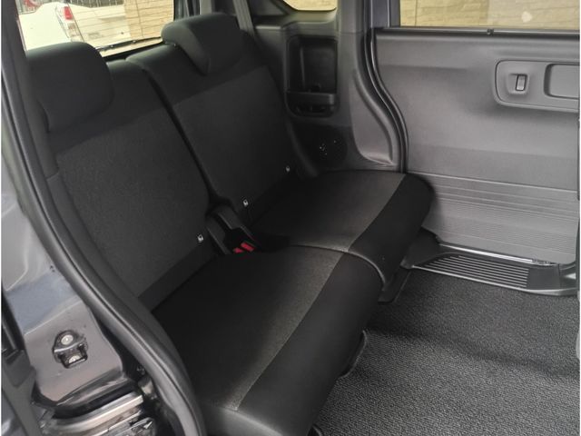 HONDA N BOX CUSTOM 2023 Image 31