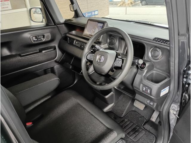 HONDA N BOX CUSTOM 2023 Image 31