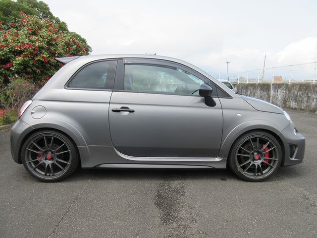 FIAT ABARTH 695 2016 Image 31