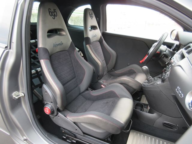 FIAT ABARTH 695 2016 Image 31