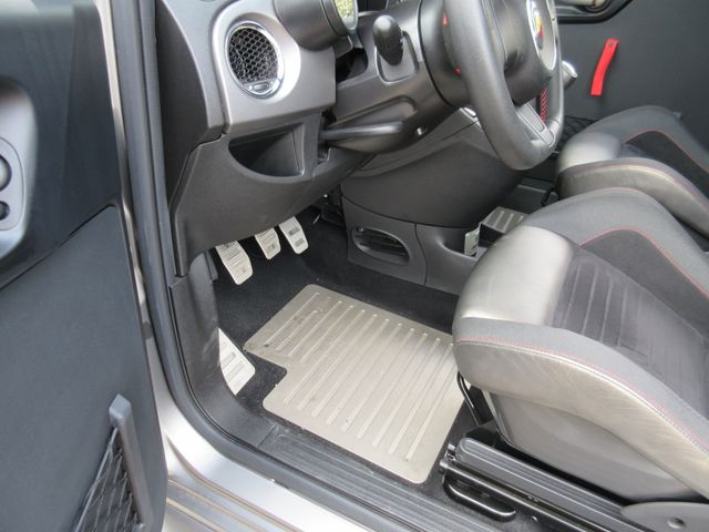 FIAT ABARTH 695 2016 Image 31