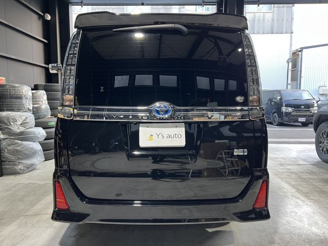 TOYOTA VOXY HYBRID 2016 Image 31