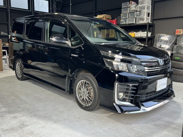 TOYOTA VOXY HYBRID 2016 Image 31